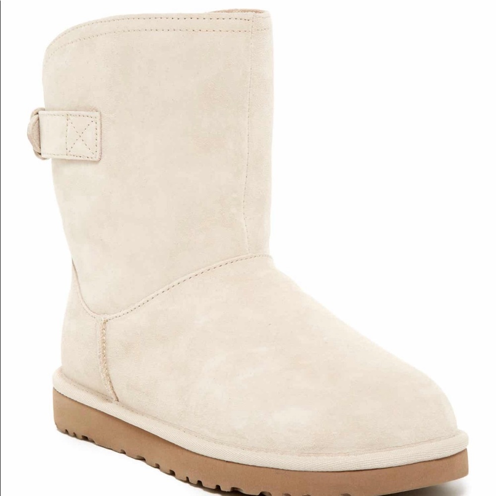 Ugg Ivory Remora winter Boots NWOT.